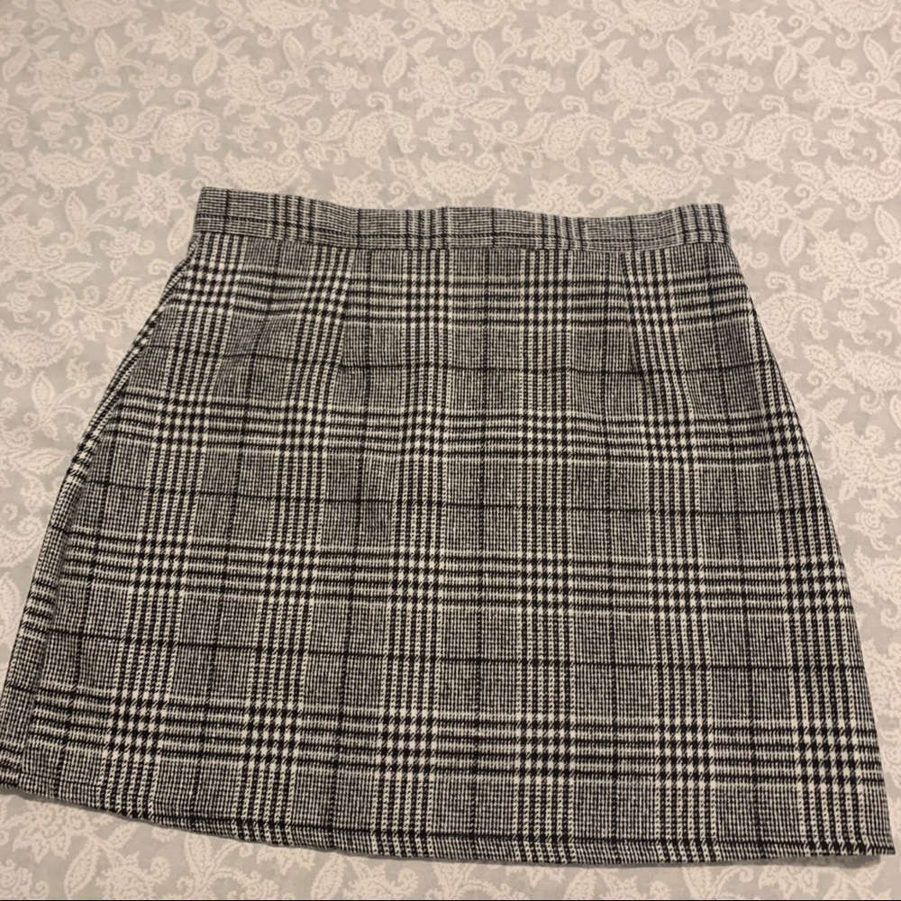 Black & White Plaid Mini Skirt - Large